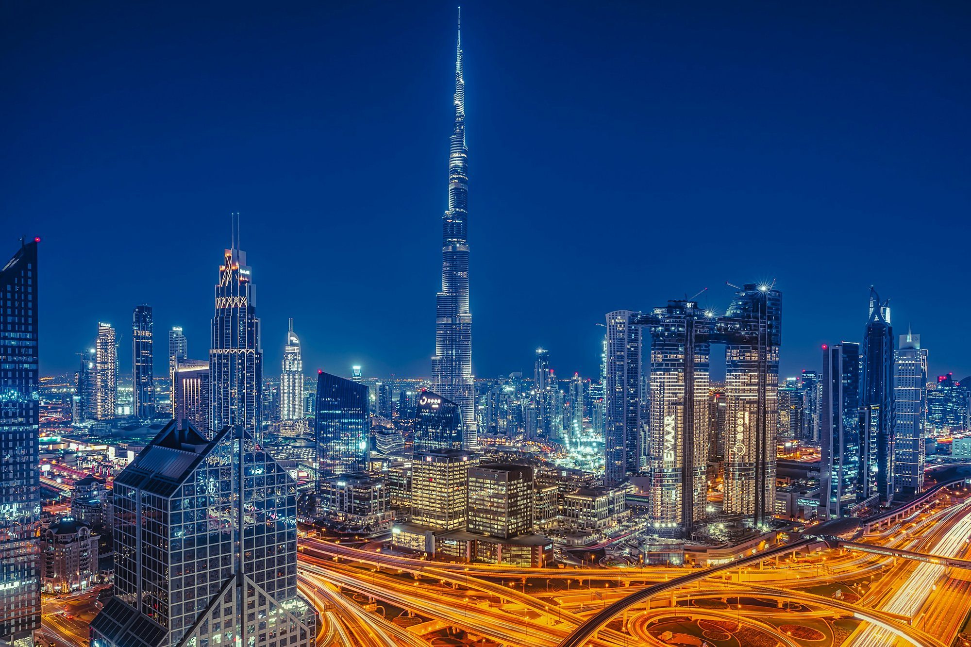 Downtown Dubai e il Burj Khalifa al crepuscolo